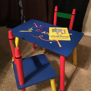 ***New*** Kids Table w/chairs